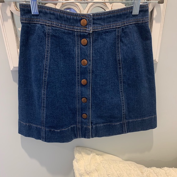 Madewell Dresses & Skirts - Madewell button front denim skirt Madewell Dresses & Skirts - Madewell button front denim skirt